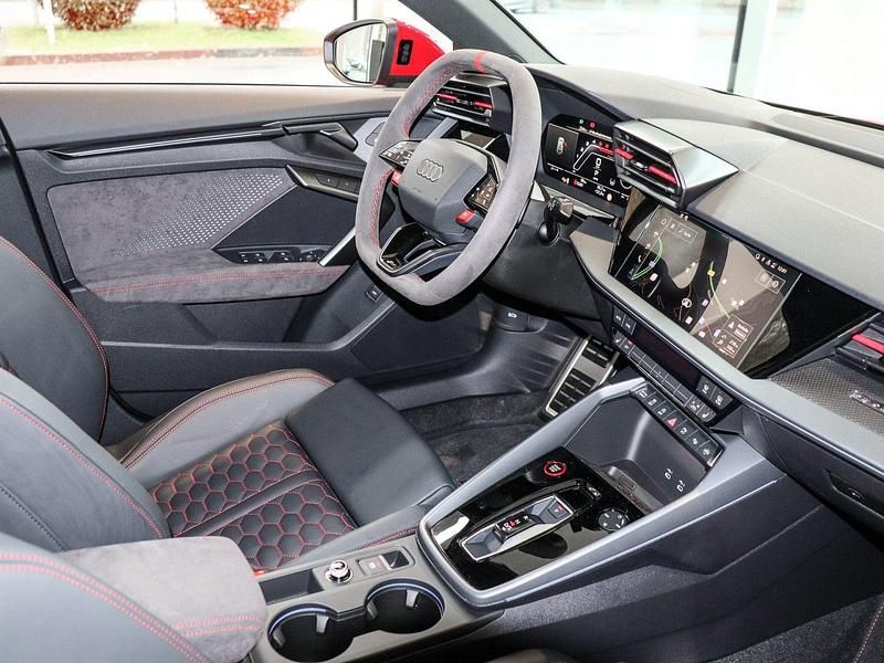 Neu Audi RS3 Ambiente 400 PS (294 kW) 2026 Progressivrot metallic Limousine