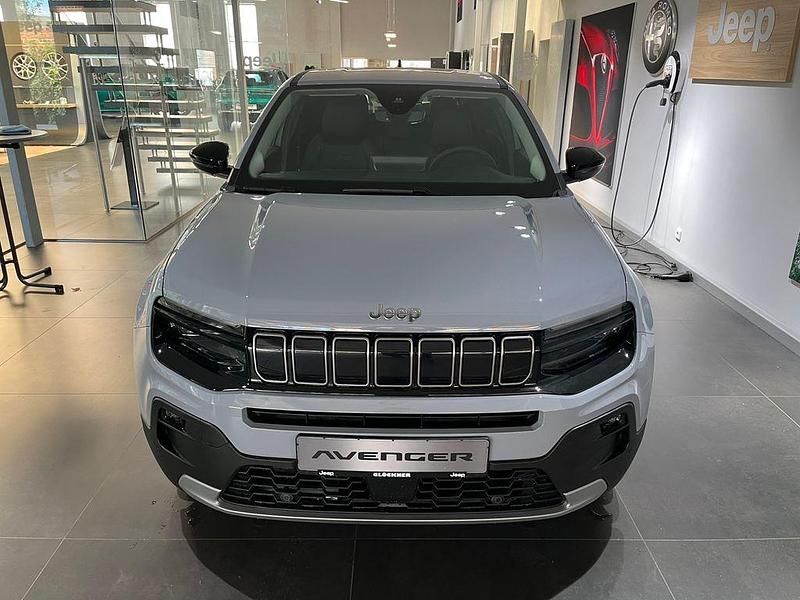 Neu Jeep Avenger Summit 110 PS (80 kW) 2025 Grau SUV