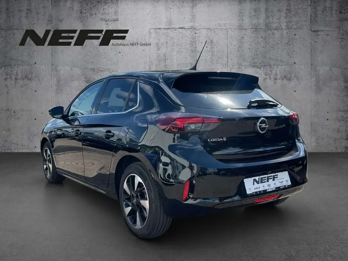 Gebraucht Opel Corsa-e Elegance 100 kW (136 PS) 2023 Perla nera Kleinwagen