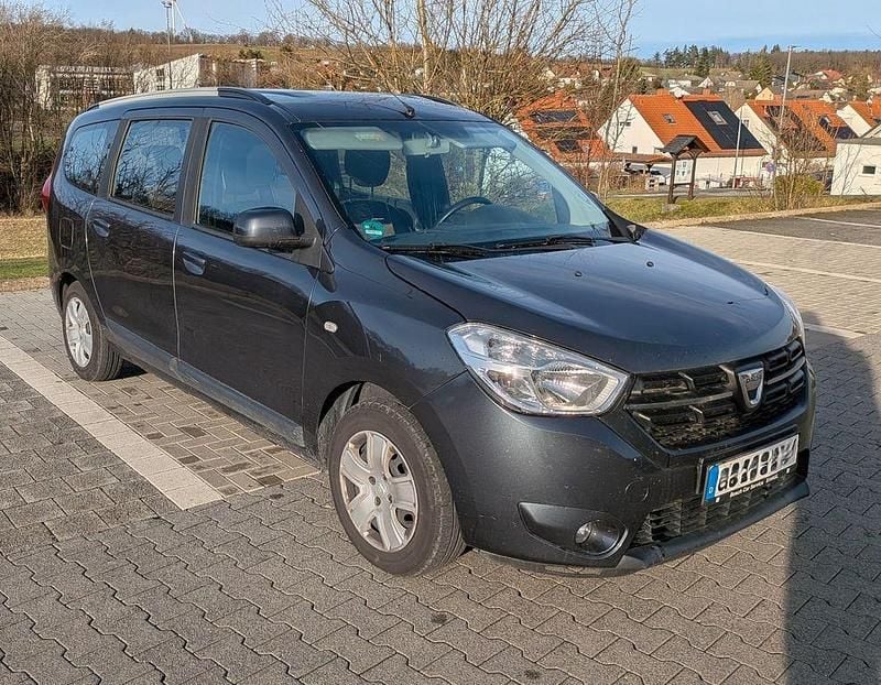 Gebraucht Dacia Lodgy Lauréate 102 PS (75 kW) 2018 Grau Van / Kleinbus