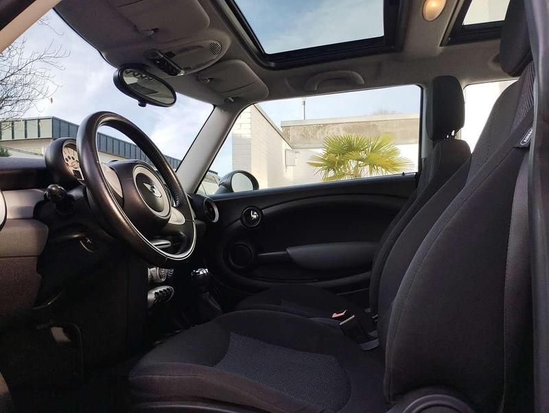 Second-hand Mini ONE 95 CP (69 kW) 2008 Negru Hatchback