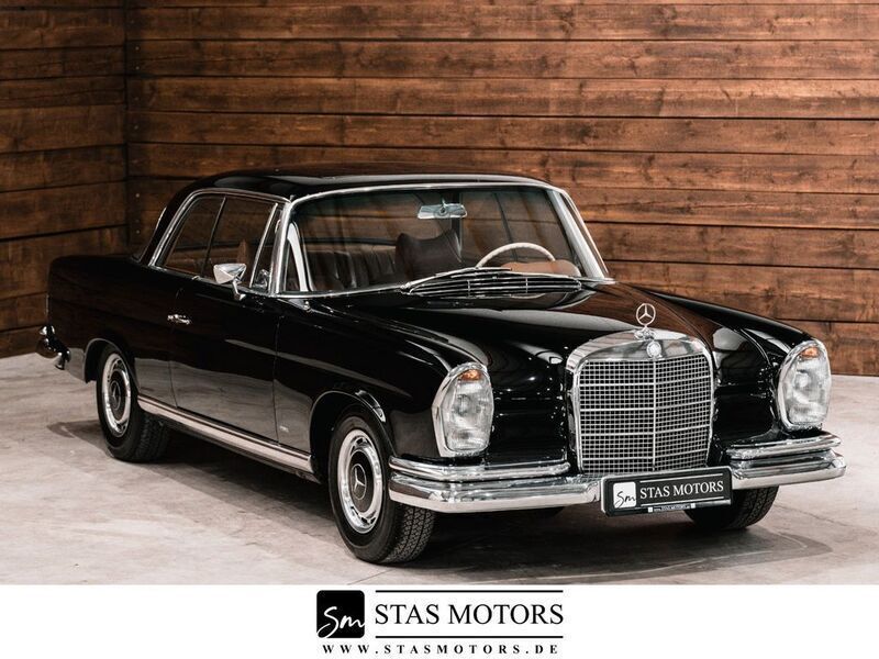 Schwarz Gebraucht 1969 Mercedes W111 SE Coupé | 51.990 € - Bild 1/4