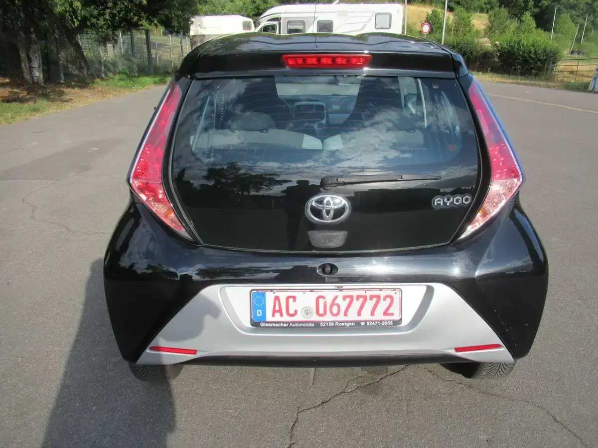 Gebraucht Toyota Aygo X-play 69 PS (50 kW) 2016 Schwarz Kleinwagen