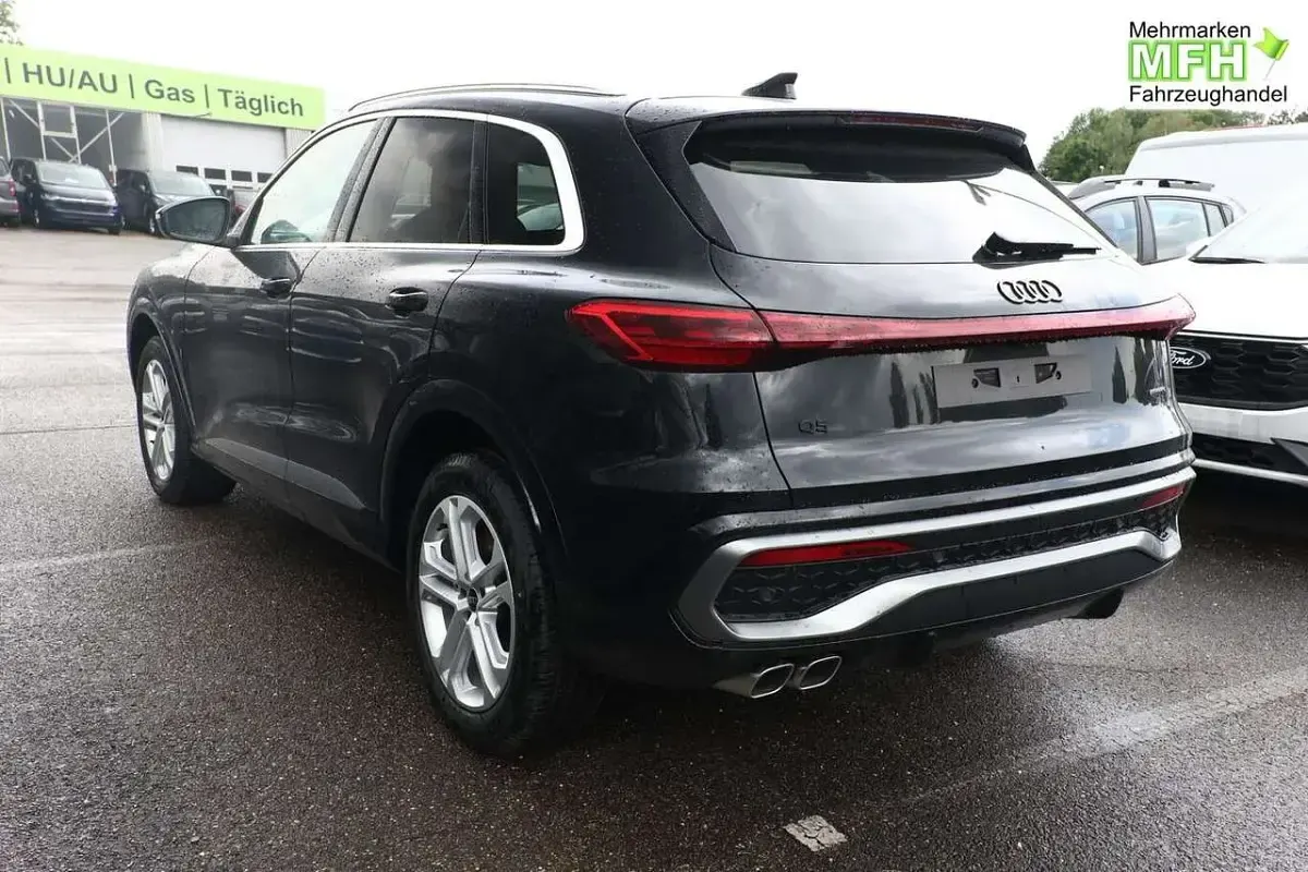 Neu Audi Q5 S-Line 204 PS (150 kW) 2025 Mythosschwarz metallic SUV
