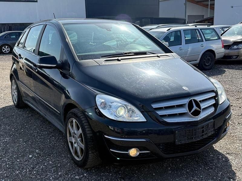Gebraucht Mercedes B200 140 PS (102 kW) 2010 Schwarz Van / Kleinbus
