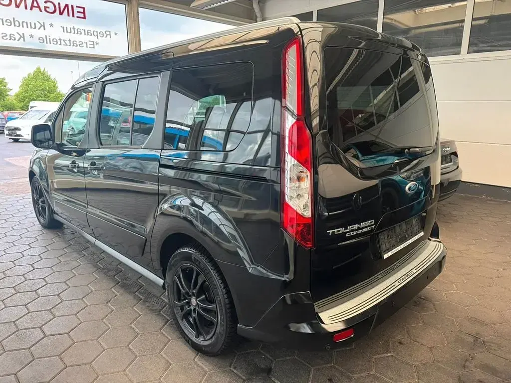Gebraucht Ford Tourneo Connect Titanium 120 PS (88 kW) 2016 Schwarz Van / Kleinbus