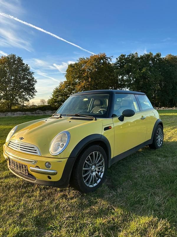 Gelb Gebraucht 2004 Mini Cooper Kleinwagen | 2.850 € - Bild 1/4