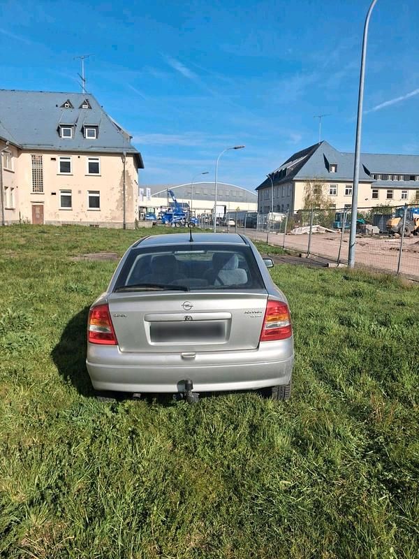 Gebraucht Opel Astra 75 PS (55 kW) 2001 Silber Limousine