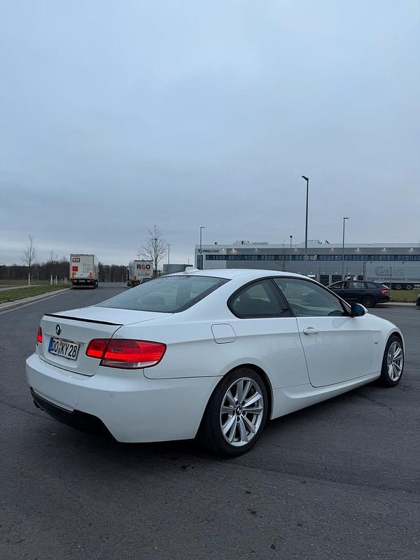 Gebraucht BMW 320 M Sport 170 PS (125 kW) 2008 Weiß Coupé