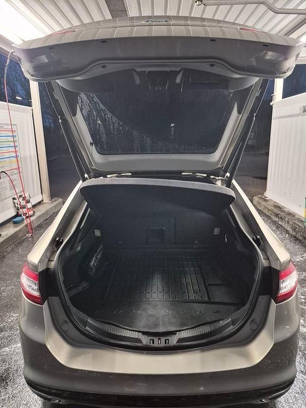 Gebraucht Ford Mondeo Titanium 211 PS (155 kW) 2015 Beige Limousine