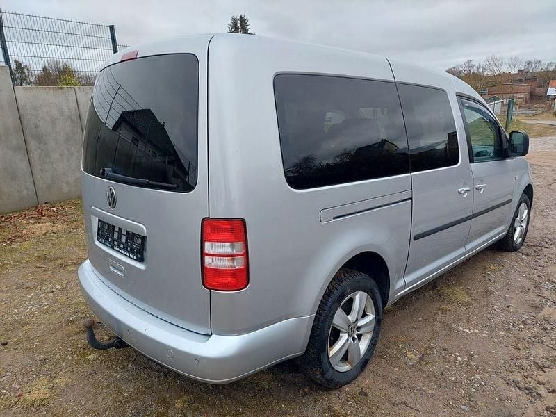 Gebraucht VW Caddy Maxi 105 PS (77 kW) 2014 Silber Van / Kleinbus