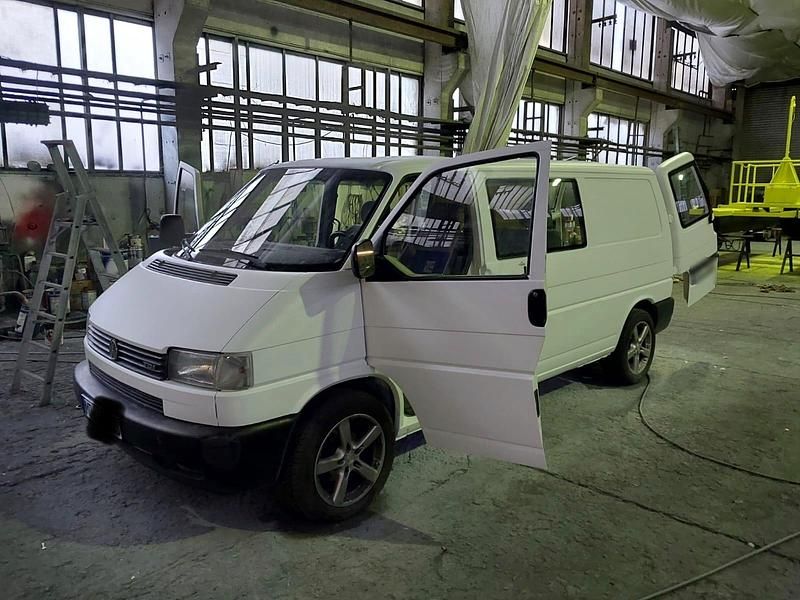 Second-hand VW Caravelle 102 CP (75 kW) 2000 Alb Van