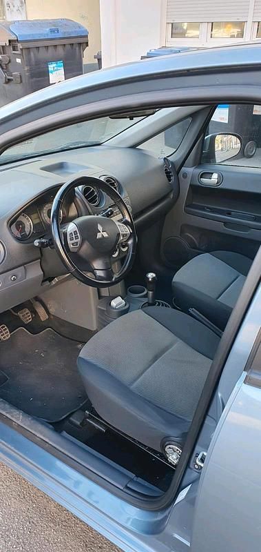 Gebraucht Mitsubishi Colt 95 PS (69 kW) 2009 Blau Kleinwagen