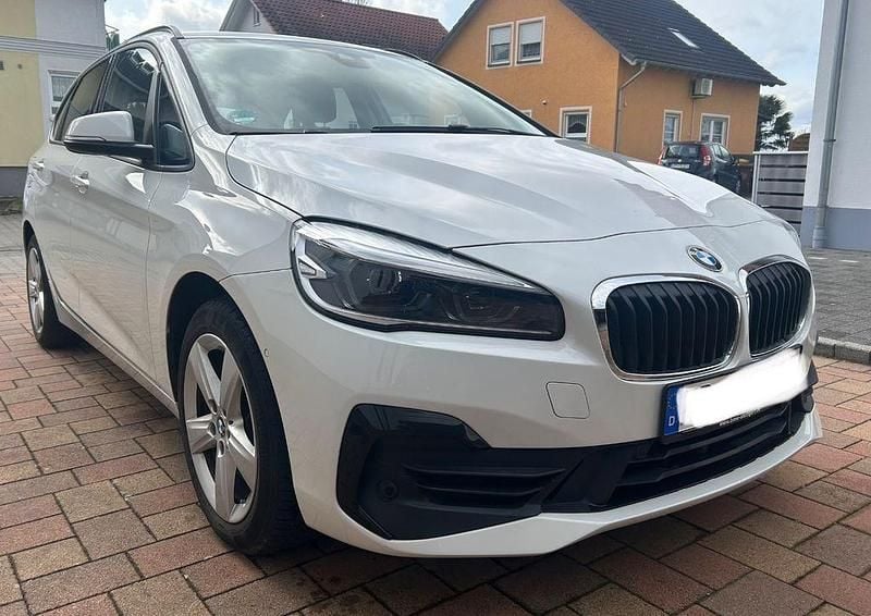 Gebraucht BMW 225 Active Tourer iPerformance 224 PS (164 kW) 2020 Weiß Van / Kleinbus