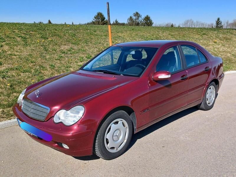 Rot Gebraucht 2001 Mercedes C200 Limousine | 3.500 € (Etwas zu teuer) - Bild 1/4