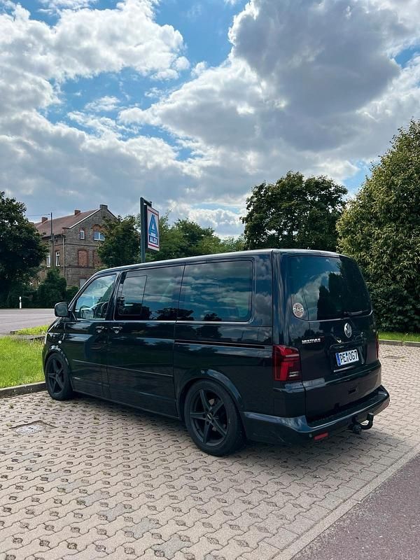 Schwarz Gebraucht 2005 VW Multivan Highline Van | 12.500 € (Superpreis) - Bild 1/4