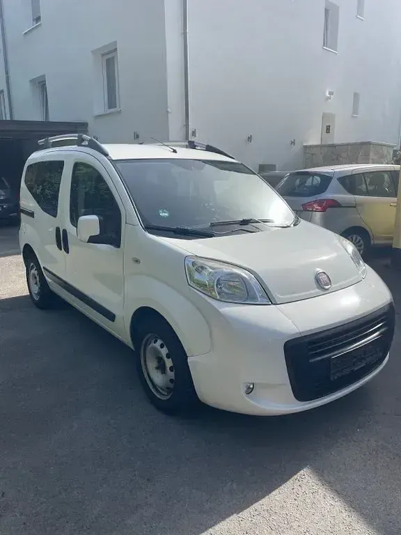 Gebraucht Fiat Qubo Active 73 PS (53 kW) 2012 Weiß Van / Kleinbus
