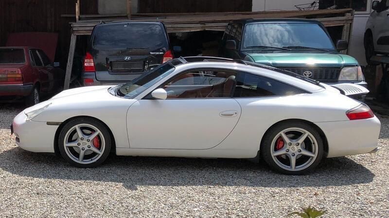 Weiß Gebraucht 2002 Porsche 911 Coupé | 28.500 € - Bild 1/4