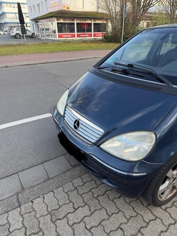 Blau Gebraucht 2001 Mercedes A190 Kleinwagen | 900 € (Superpreis) - Bild 1/4