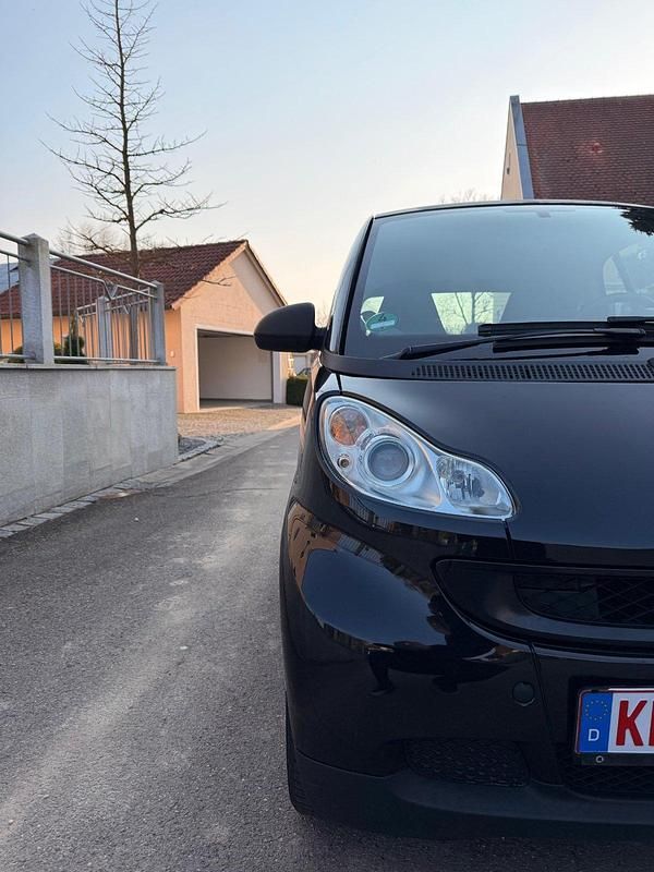 Gebraucht Smart ForTwo Coupé 61 PS (44 kW) 2011 Schwarz Coupé