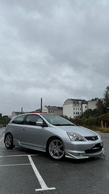 Second-hand Honda Civic 200 CP (147 kW) 2003 Argintiu Coupe