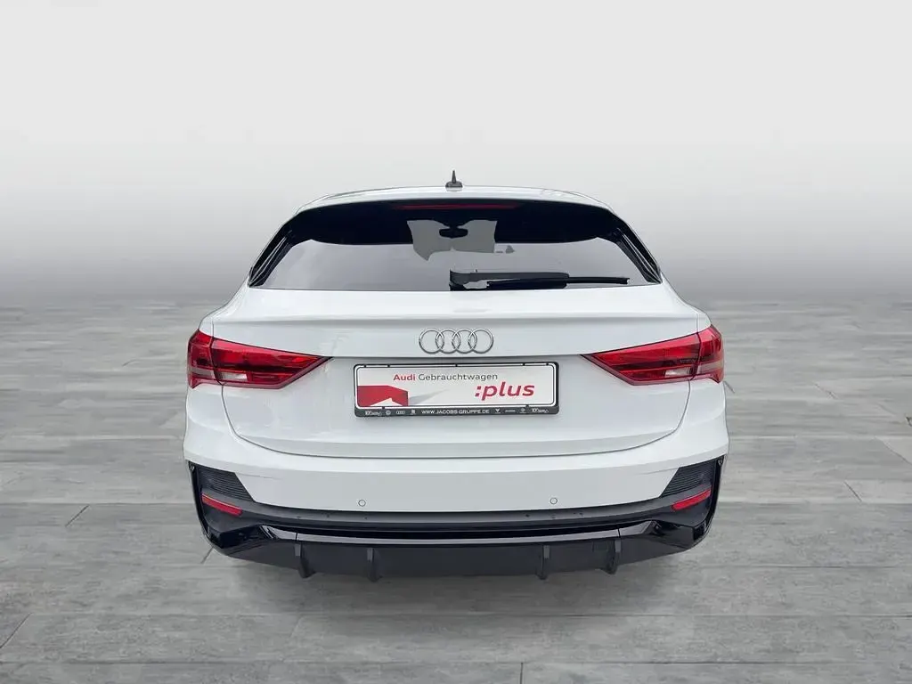 Gebraucht Audi Q3 Sportback S-Line 150 PS (110 kW) 2025 Gletscherweiß metallic SUV
