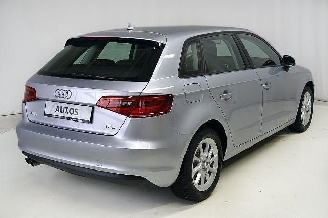 Gebraucht Audi A3 Attraction 125 PS (91 kW) 2016 Silber metallic Limousine