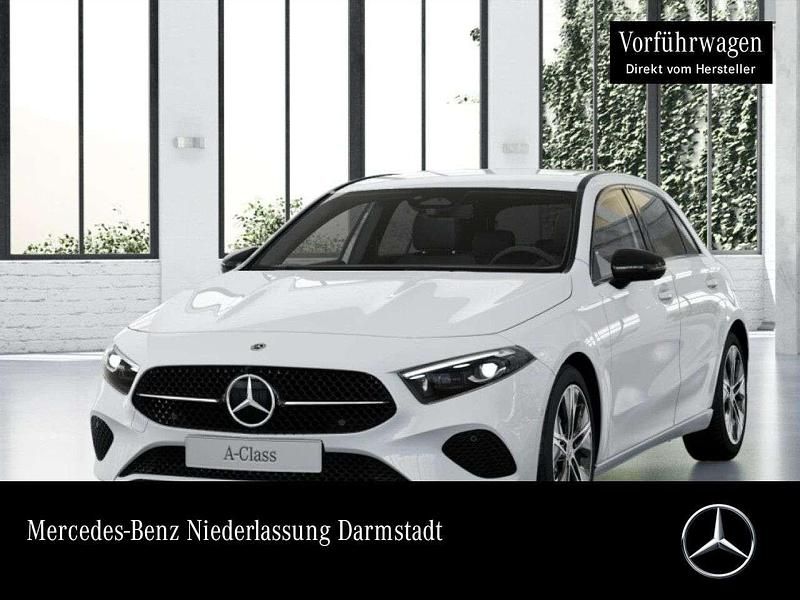 Weiß Gebraucht 2025 Mercedes A200 Progressive Limousine | 32.480 € (Fairer Preis) - Bild 1/4