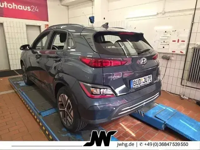 Gebraucht Hyundai Kona Select 100 kW (136 PS) 2022 Blau SUV