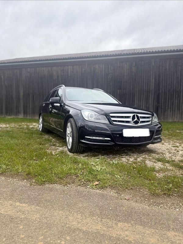Schwarz Gebraucht 2012 Mercedes C220 Avantgarde Kombi | 6.000 € (Guter Preis) - Bild 1/4