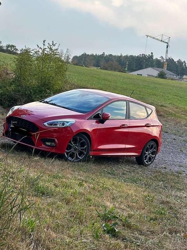 Rot Gebraucht 2020 Ford Fiesta ST-Line Kleinwagen | 15.500 € (Etwas zu teuer) - Bild 1/4