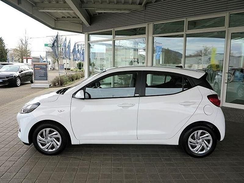 Gebraucht Hyundai i10 Select 67 PS (49 kW) 2019 Weiß Kleinwagen