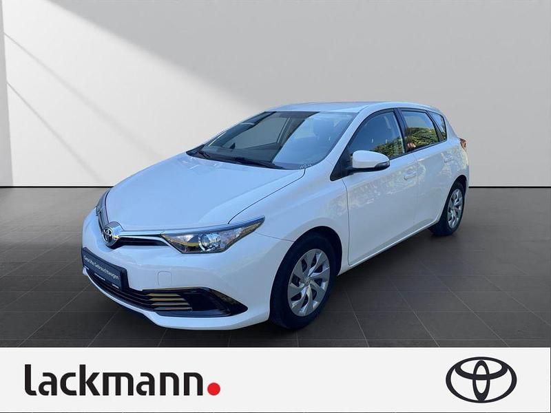 Weiß Gebraucht 2018 Toyota Auris Cool Limousine | 12.990 € (Fairer Preis) - Bild 1/4