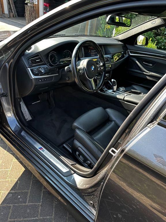 Gebraucht BMW 530 M Sport 258 PS (189 kW) 2016 Grau Kombi