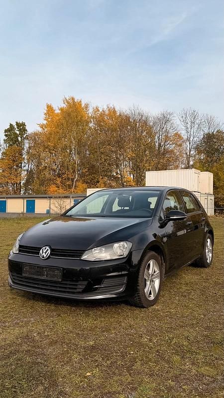 Schwarz Gebraucht 2016 VW Golf VII Kleinwagen | 6.500 € (Fairer Preis) - Bild 1/4