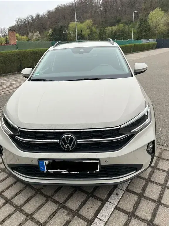 Gebraucht VW Taigo Move 150 PS (110 kW) 2024 Grau SUV