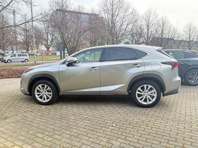 Gebraucht Lexus NX300h E-FOUR 197 PS (144 kW) 2020 Silber SUV