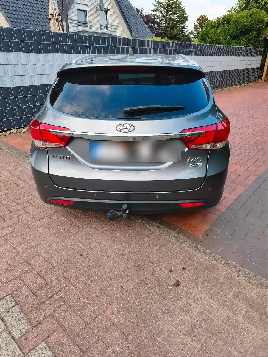 Gebraucht Hyundai i40 136 PS (100 kW) 2015 Grau Kombi