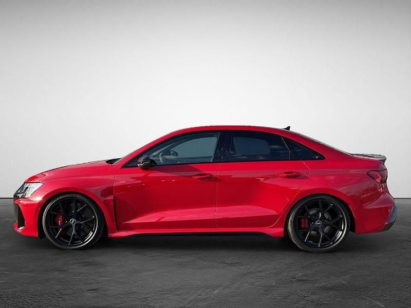 Gebraucht Audi RS3 Ambiente 400 PS (294 kW) 2025 Rot (progressivrot metallic) Limousine