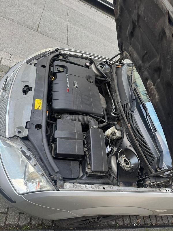 Gebraucht Ford Mondeo 125 PS (91 kW) 2004 Silber Limousine