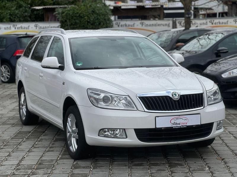 Weiß Gebraucht 2012 Skoda Octavia Kombi | 5.750 € (Superpreis) - Bild 1/4
