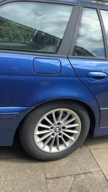 Gebraucht BMW 530 193 PS (141 kW) 2003 Blau Kombi