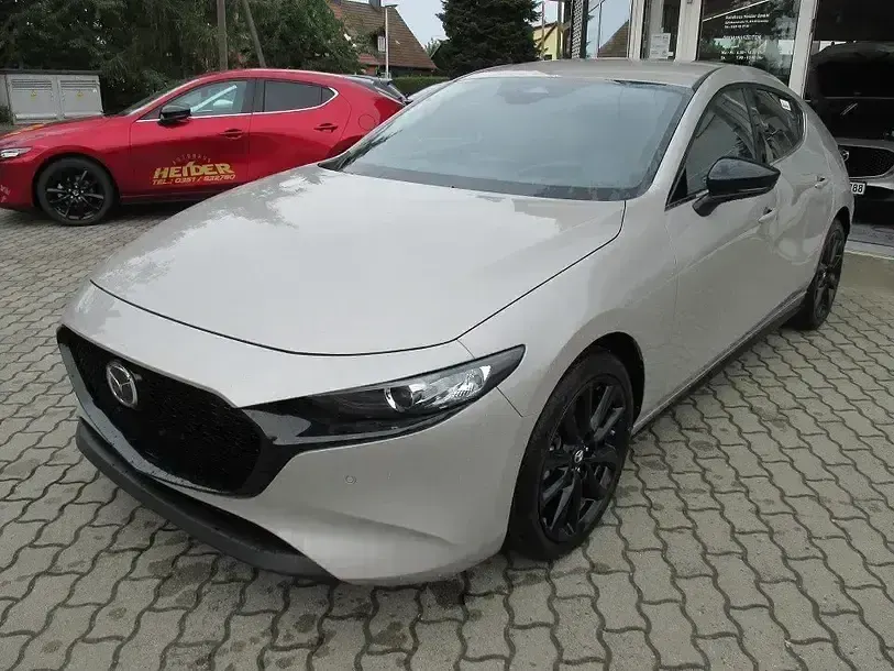 Ny Mazda 3 Nagisa 140 HK (102 kW) 2026 Sølv Sedan