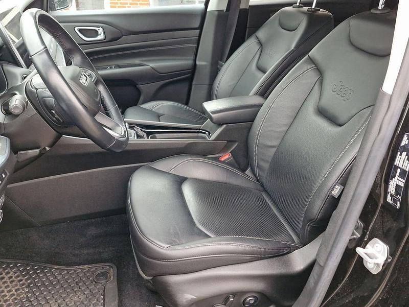 Gebraucht Jeep Compass 241 PS (177 kW) 2022 Solid black SUV