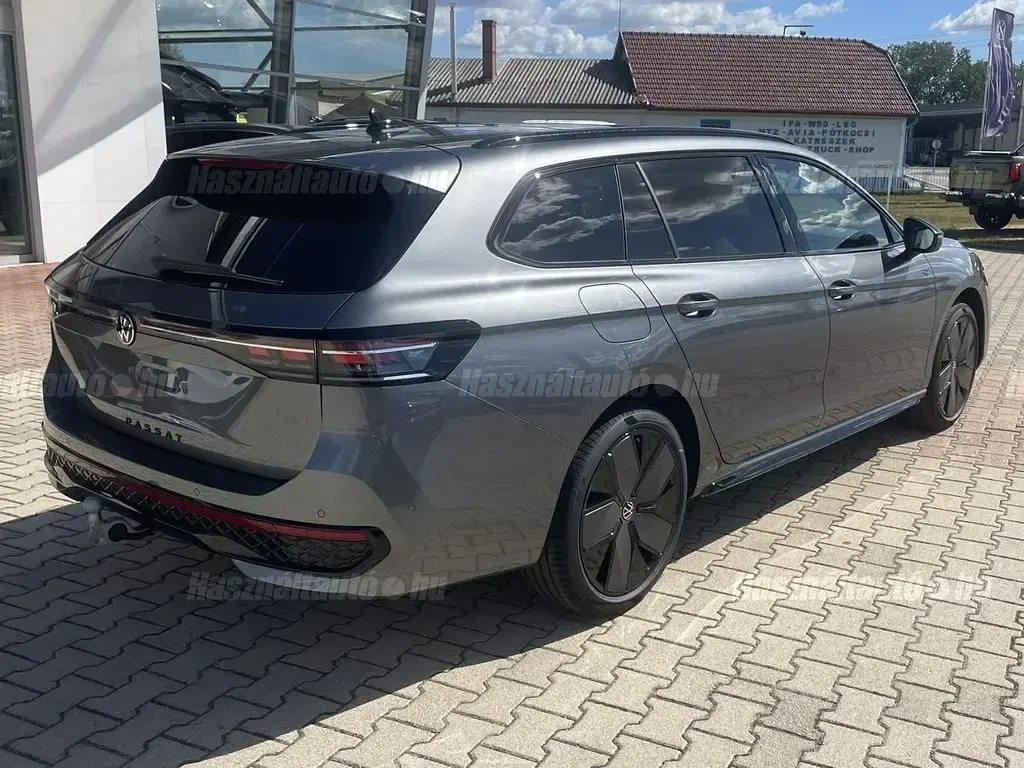 Neu VW Passat R-line 193 PS (141 kW) 2026 Grau Kombi