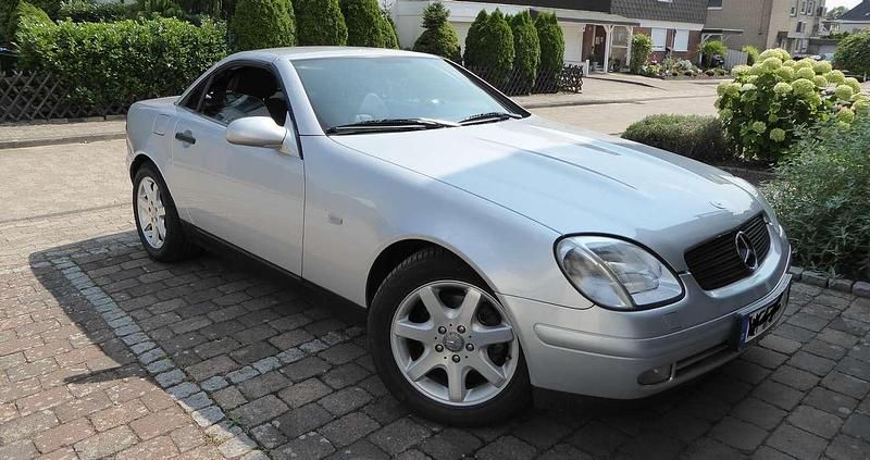 Gebraucht Mercedes SLK230 193 PS (141 kW) 1999 Silber Cabrio