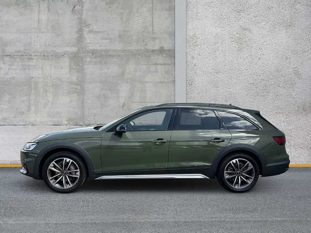 Gebraucht Audi A4 Allroad Sport 204 PS (150 kW) 2023 Distriktgrün metallic Kombi