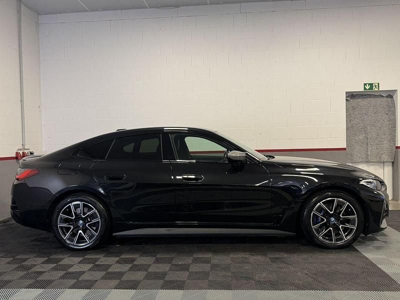 Gebraucht BMW i4 M Sport 400 kW (544 PS) 2022 Black sapphire Limousine