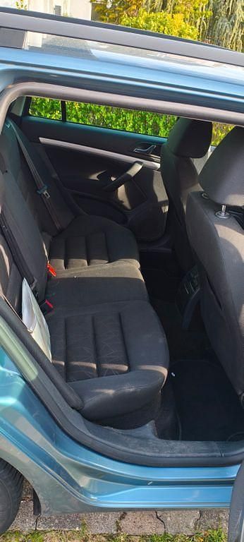 Gebraucht Skoda Octavia Family 105 PS (77 kW) 2011 Blau Kombi