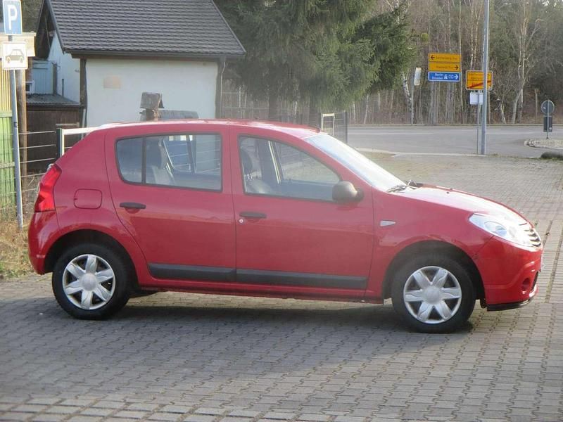 Gebraucht Dacia Sandero Ambiance 75 PS (55 kW) 2009 Rot "passion" Kleinwagen